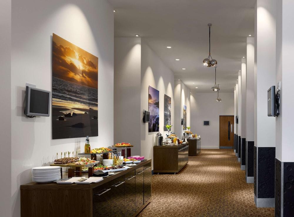 Radisson Blu Hotel, Hotel