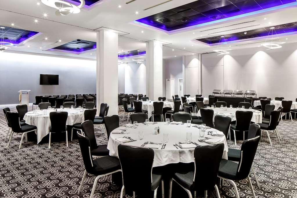 Radisson Blu Hotel, Hotel