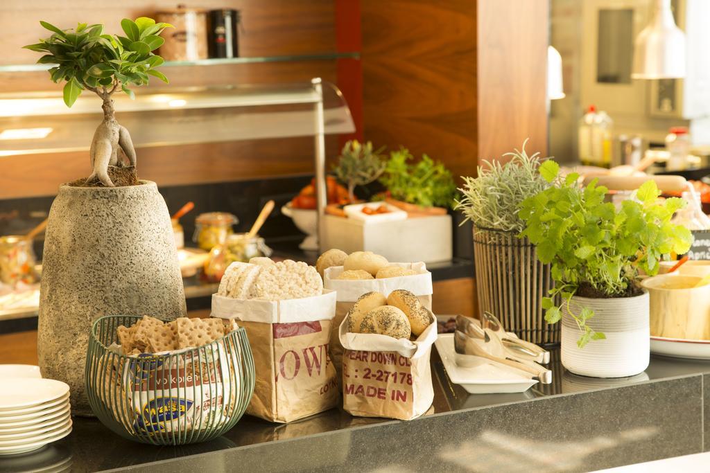 Radisson Blu Hotel, 4* Cardiff