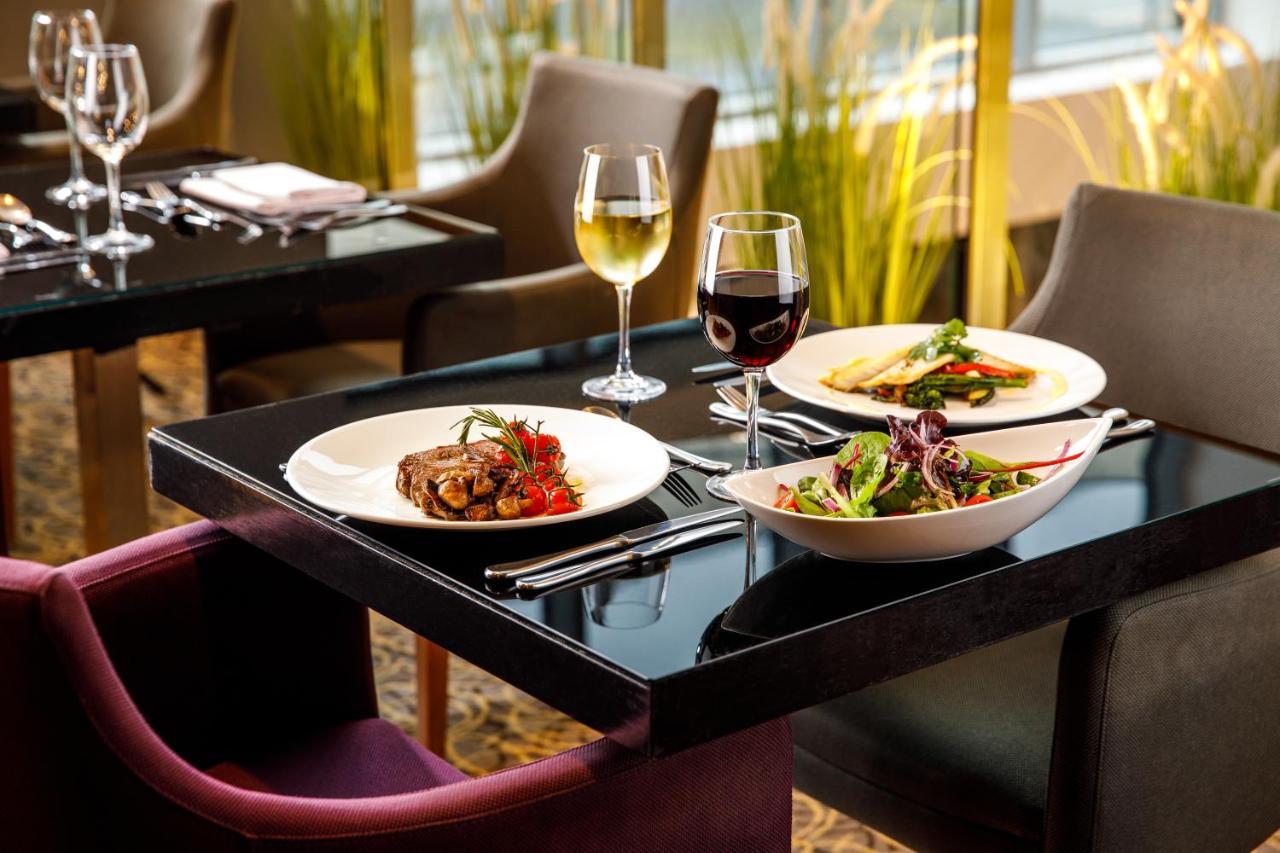 Hotel Radisson Blu Hotel, 4*